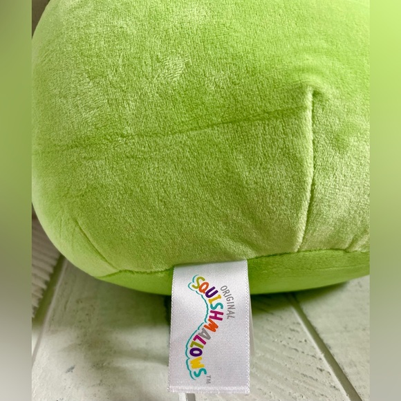 Squishmallow Halloween Leap The Bright Green Bat 8” Plush Toy Collectible NWT - Picture 5 of 6